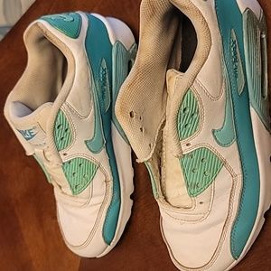 Nike air max sneakers size 6Y white and teal